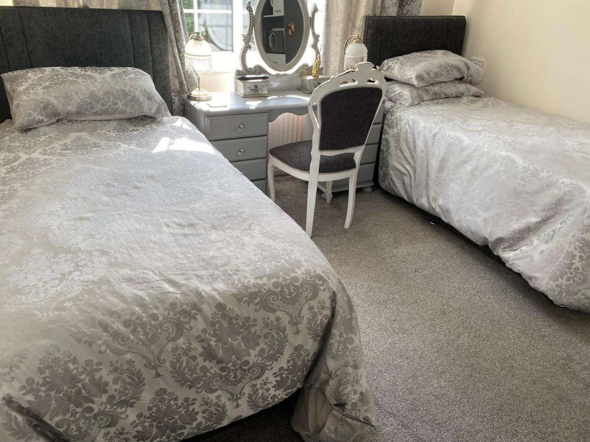 Tower Hill House Basingstoke Hotel ภายนอก รูปภาพ